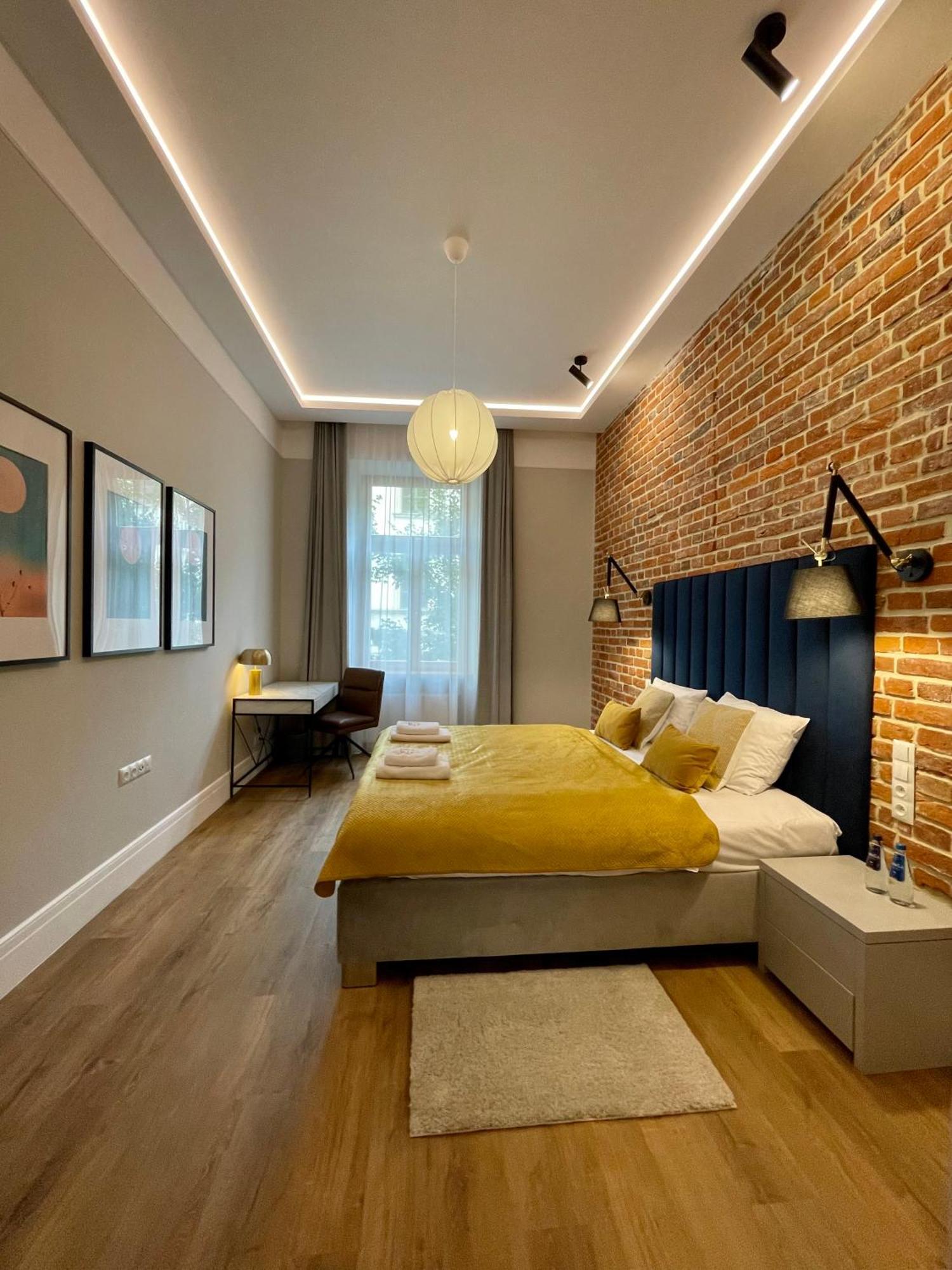 Golden Queen Apartments City Center Красков Екстериор снимка